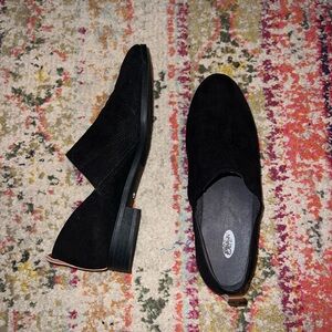 Dr. Scholl’s Black Slip-ons